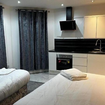 Oyo The Pleasant House Hotel แมนเชสเตอร์ ภายนอก รูปภาพ