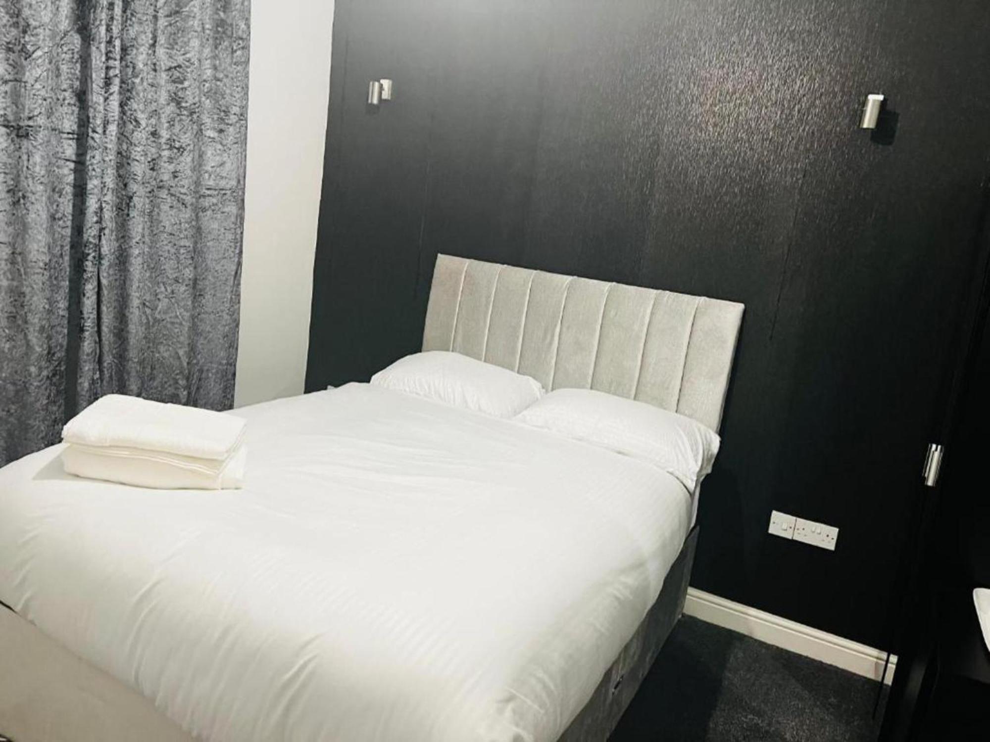 Oyo The Pleasant House Hotel แมนเชสเตอร์ ภายนอก รูปภาพ
