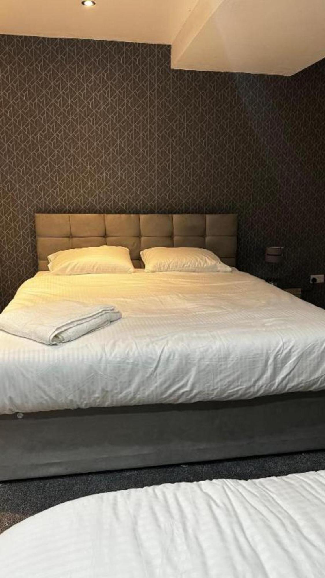 Oyo The Pleasant House Hotel แมนเชสเตอร์ ภายนอก รูปภาพ
