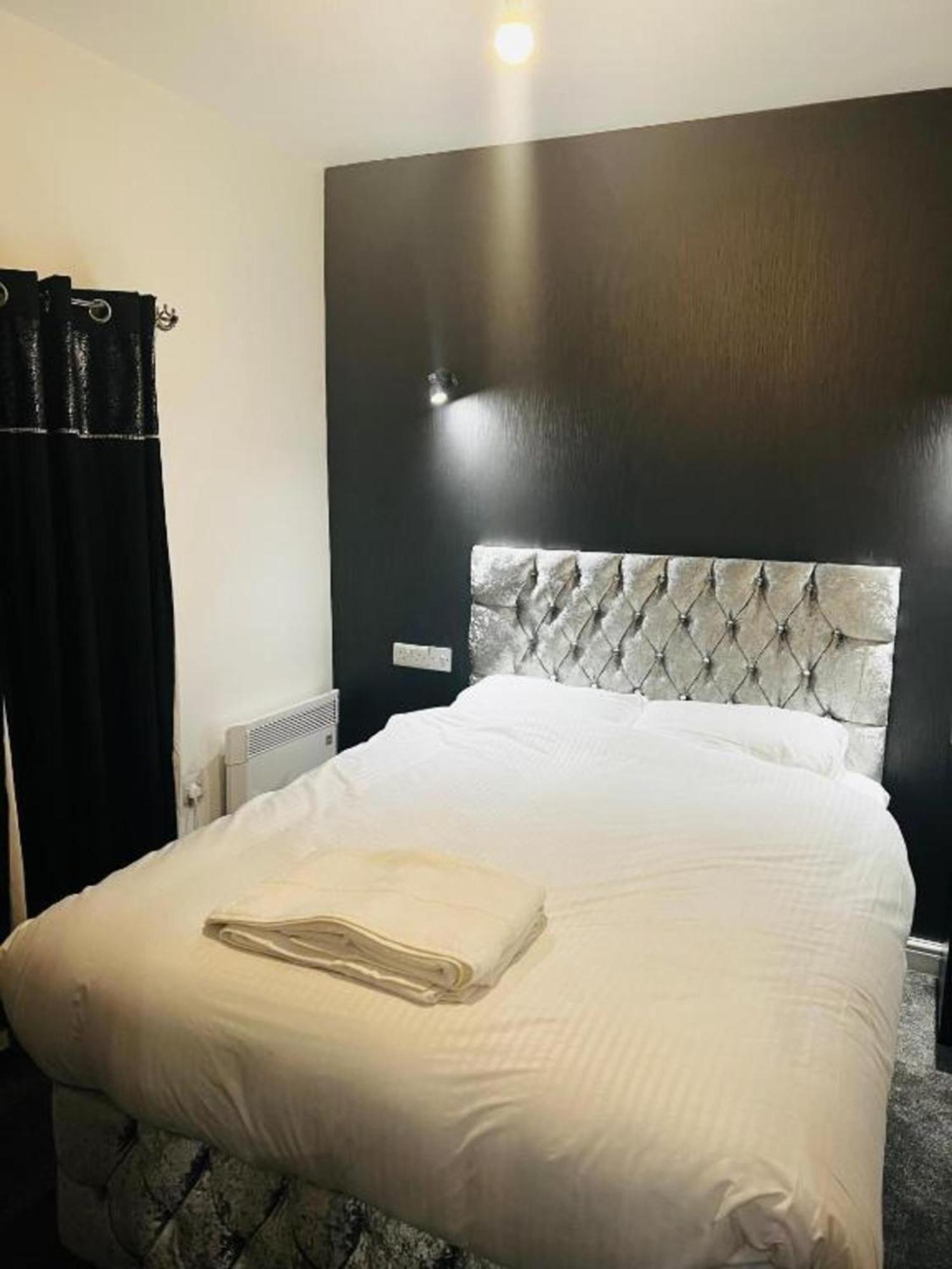 Oyo The Pleasant House Hotel แมนเชสเตอร์ ภายนอก รูปภาพ